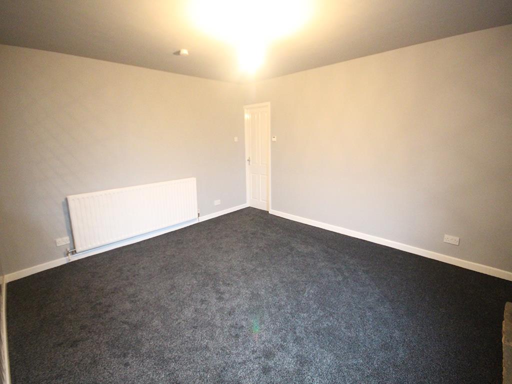 2 bedroom flat To Let in Earby - IMG_6176.jpg